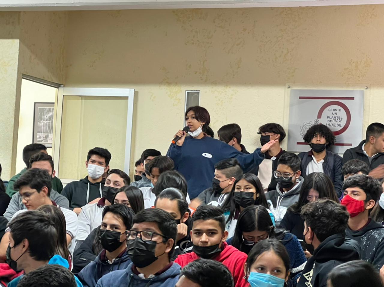 Ayer realizaron una conferencia de autoestima en el Cbtis #122